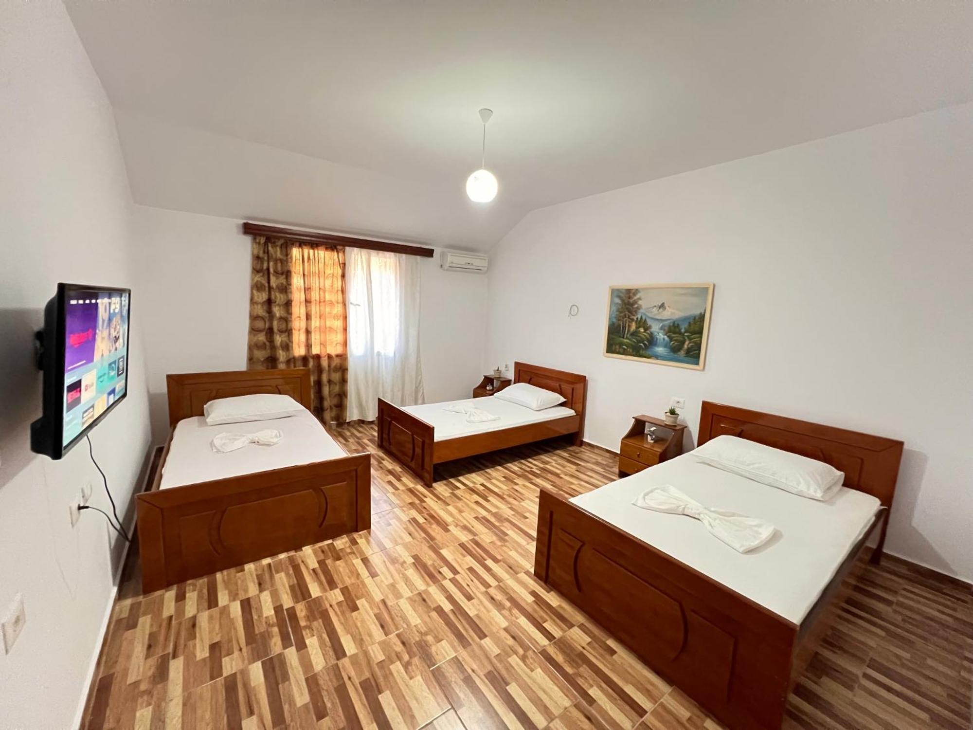 Villa Ensalv Berat - Apartment - Room - Penthouse Quarto foto