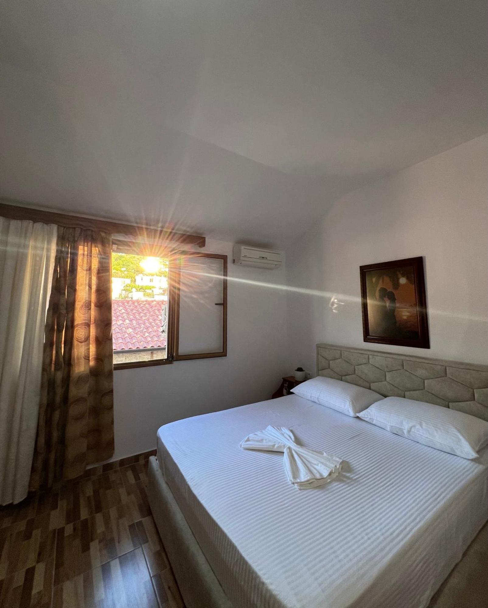 Villa Ensalv Berat - Apartment - Room - Penthouse Quarto foto